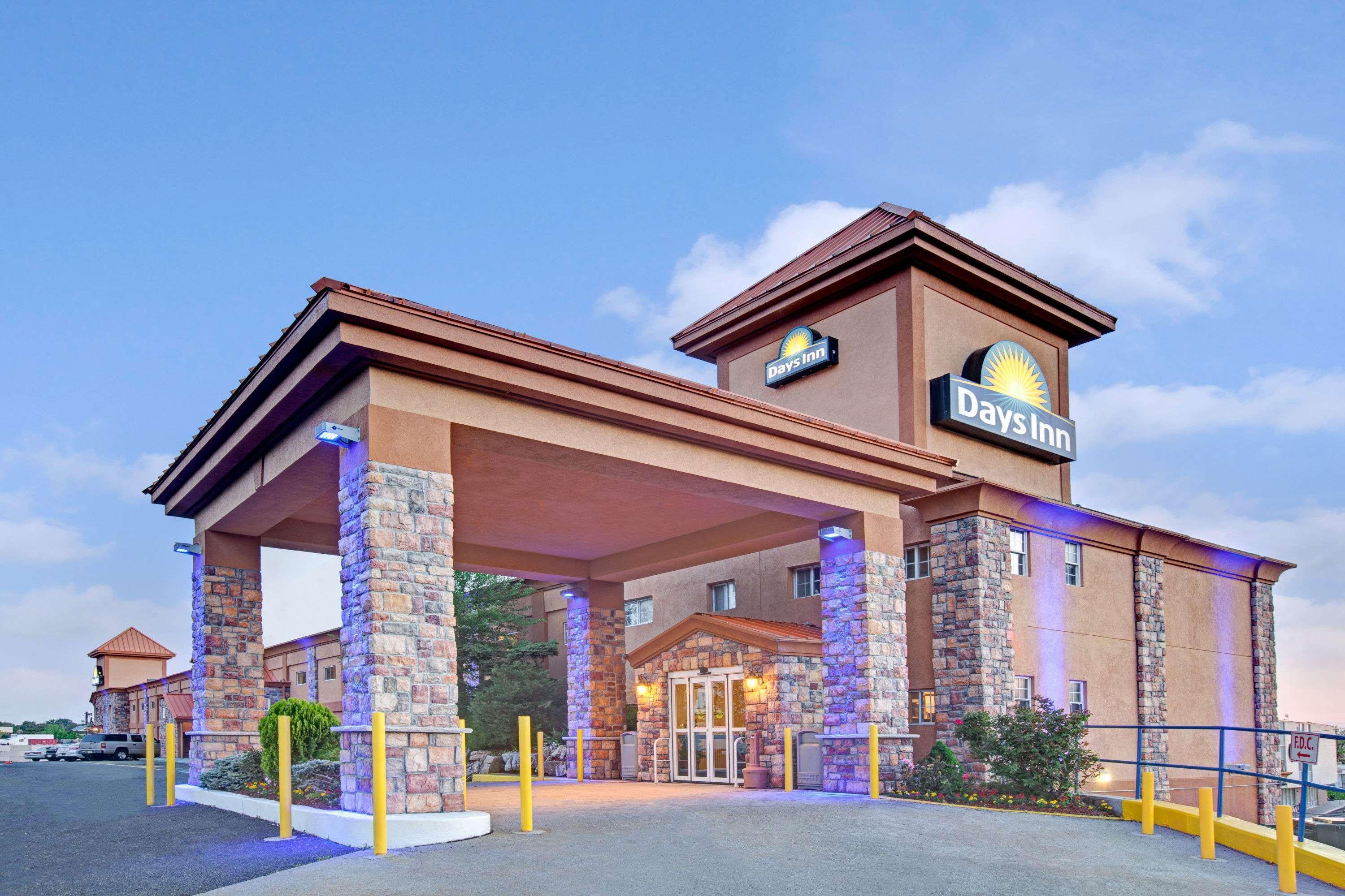 Days Inn By Wyndham Ridgefield Nj Exterior foto